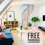 Apartment Dwupietrowy Z Dwoma Sypialniami ,salonem I Darmowym Parkingiem W Centrum Miasta Pod Zlotym Lwem V