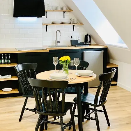 Apartmán Dwupietrowy Rodzinny W Centrum Miasta Z Darmowym Parkingiem Pod Zlotym Lwem V Kladsko