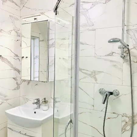 Dwupietrowy Rodzinny W Centrum Miasta Z Darmowym Parkingiem Pod Zlotym Lwem V