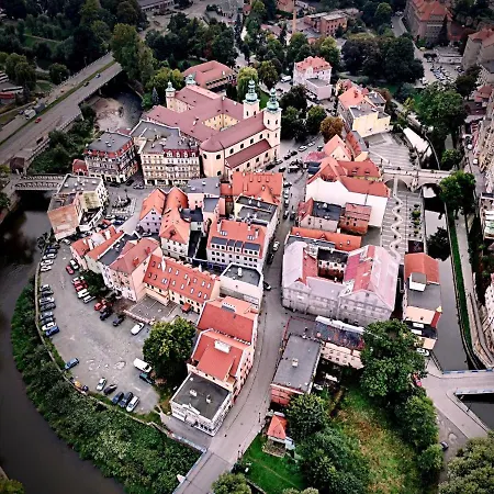 Apartmán Dwupietrowy Rodzinny W Centrum Miasta Z Darmowym Parkingiem Pod Zlotym Lwem V Kladsko