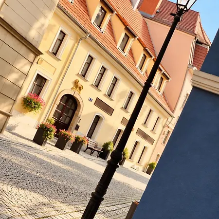 Dwupietrowy Z Dwoma Sypialniami ,salonem I Darmowym Parkingiem W Centrum Miasta Apartment *
